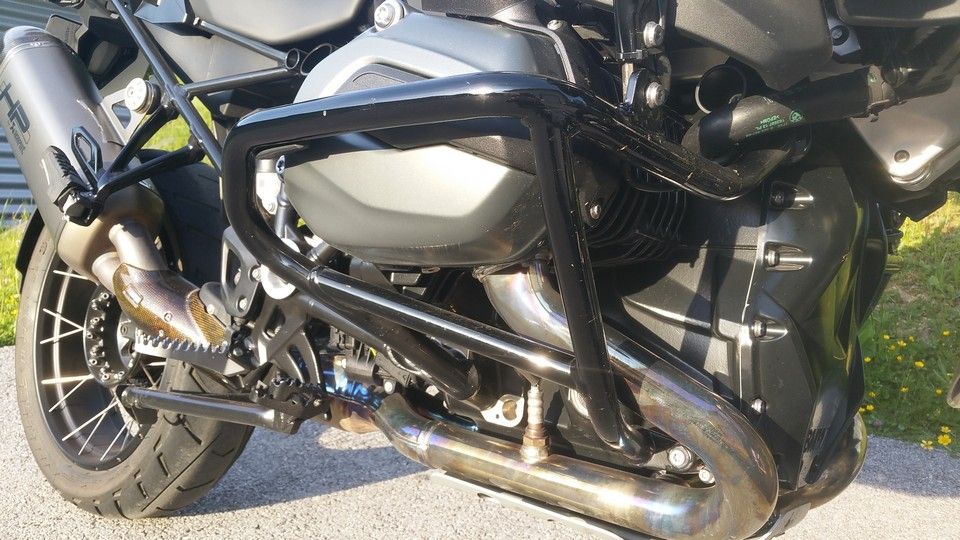 moto BMW 1200 GS protection moteur côté droit