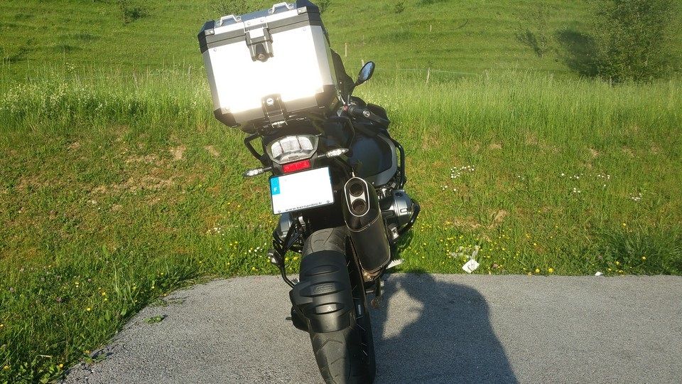 moto BMW 1200 GS vue arrière